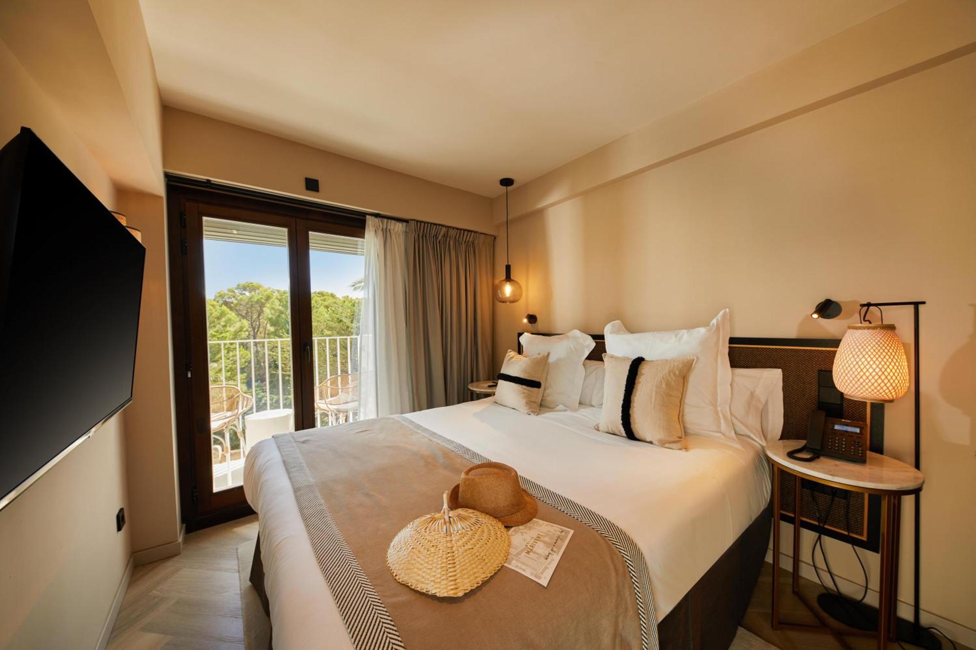 Belle Marivent Mediterranean Petit Hotell 4*
